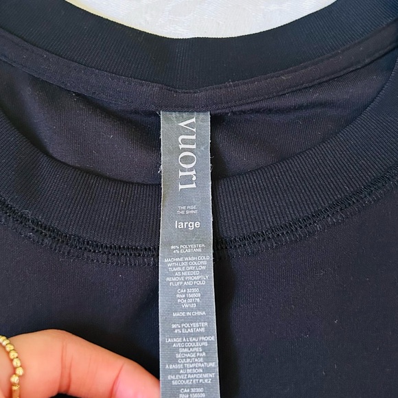 Vuori Energy Top in Black Large - Picture 6 of 8